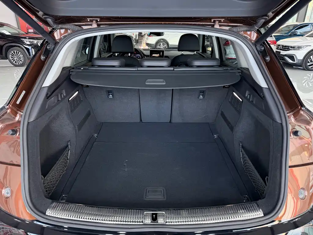 Audi Q5L 2019 — фото 18