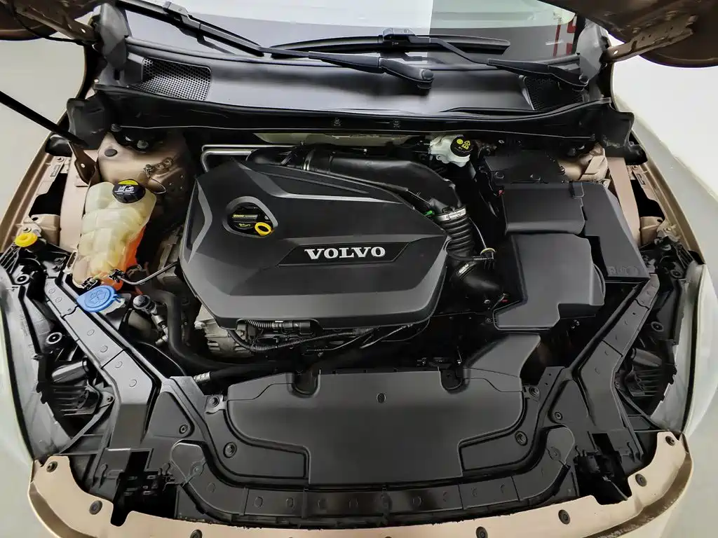 Volvo V40 2015 — фото 6