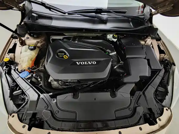 Volvo V40 2015