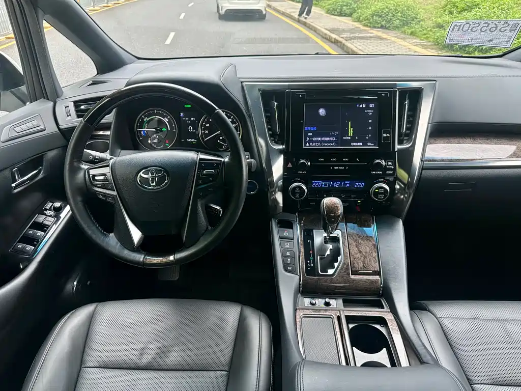 Toyota Alphard 2019 — фото 8