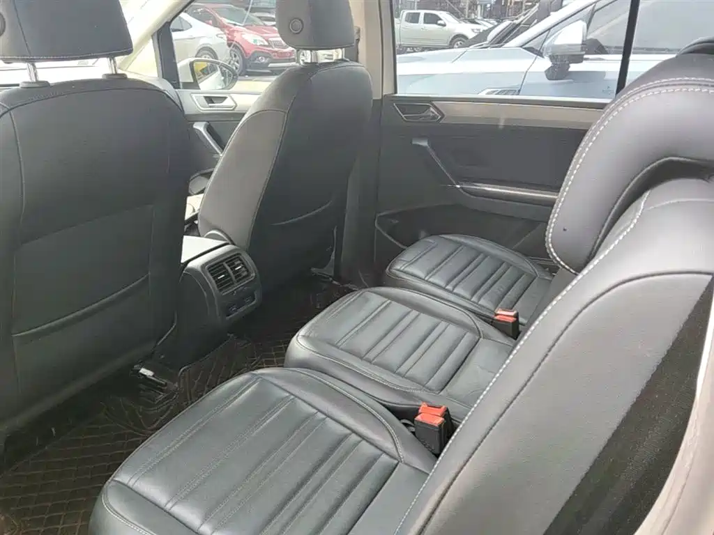 Volkswagen Touran 2017 — фото 17