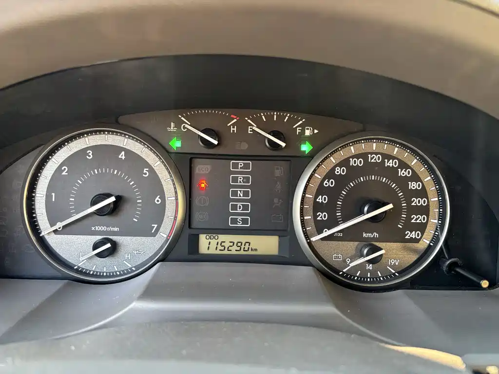 Toyota Land Cruiser 2018 — фото 12