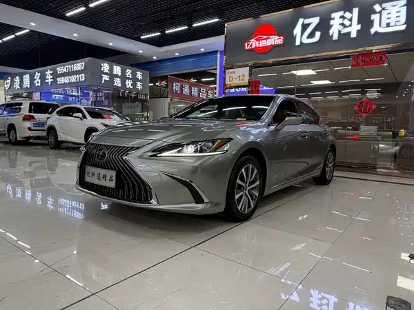 Lexus ES 2018