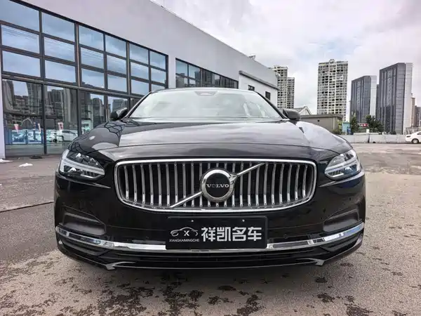 Volvo S90 2025