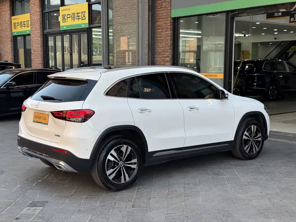 Mercedes-Benz GLA 2023