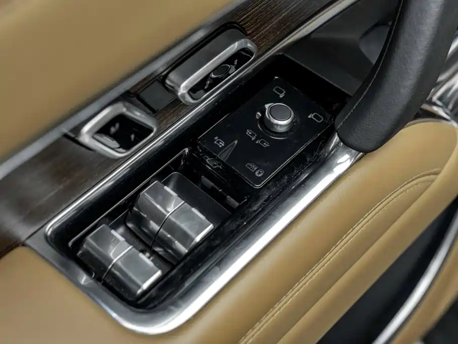 Land Rover Range Rover 2024 — фото 13