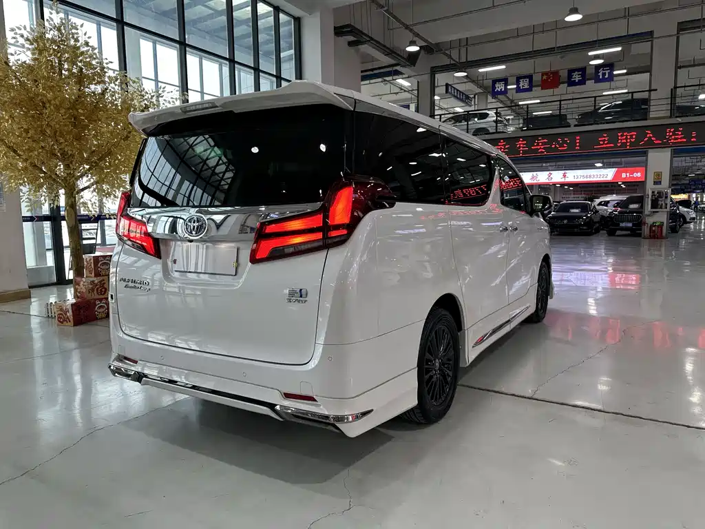 Toyota Alphard 2020 — фото 7
