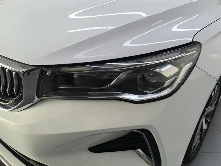 Geely Emgrand 2024