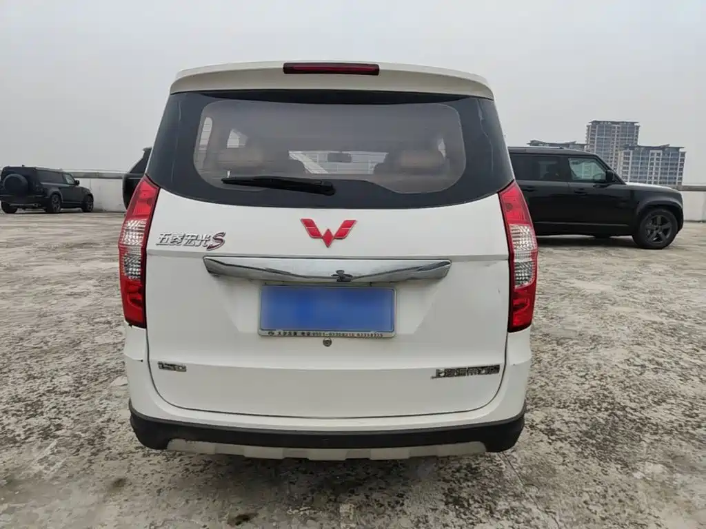 Wuling Hongguang 2015 — фото 6