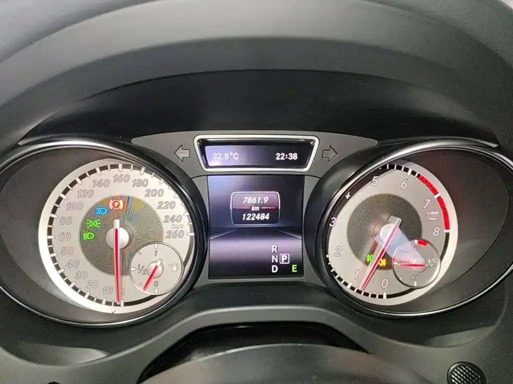 Mercedes-Benz GLA 2015 — фото 12