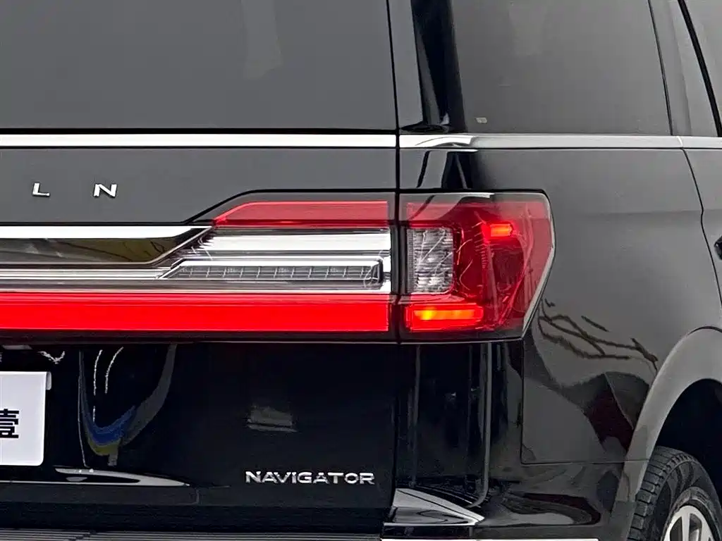 Lincoln Navigator 2019 — фото 20
