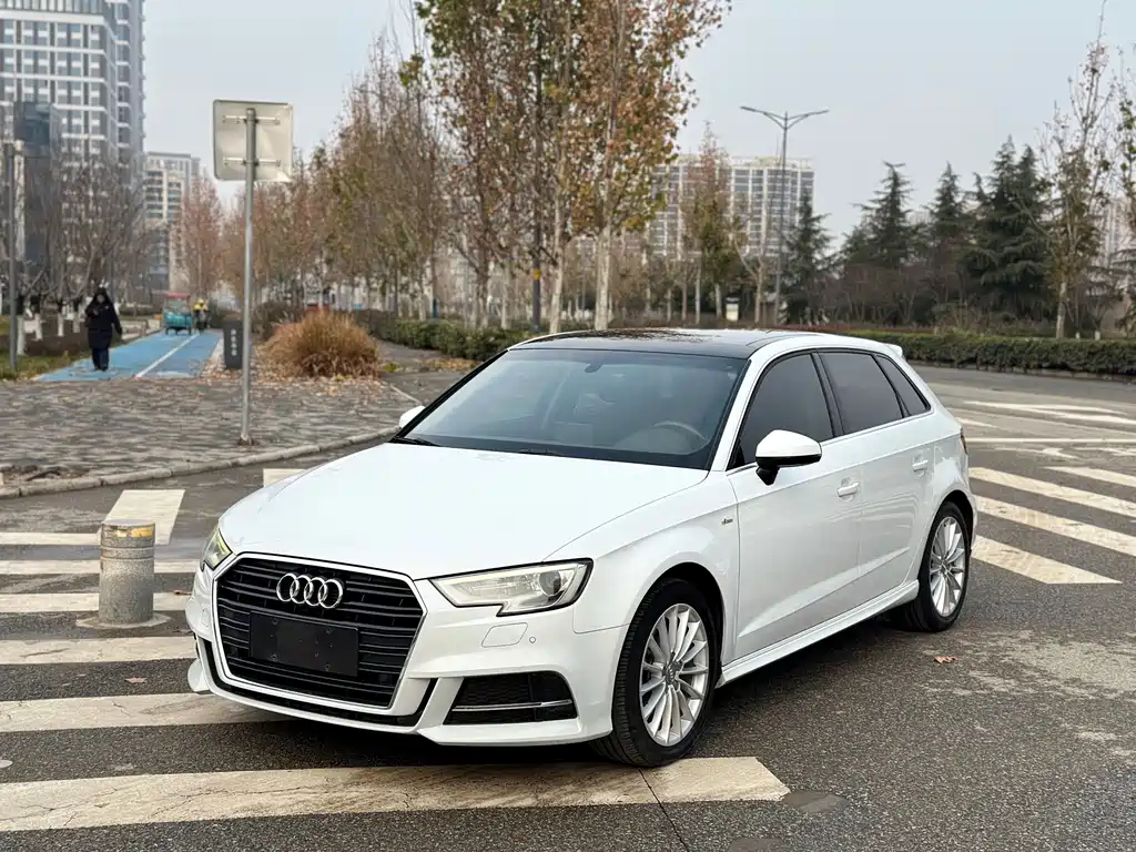 Audi A3 2018 — фото 1