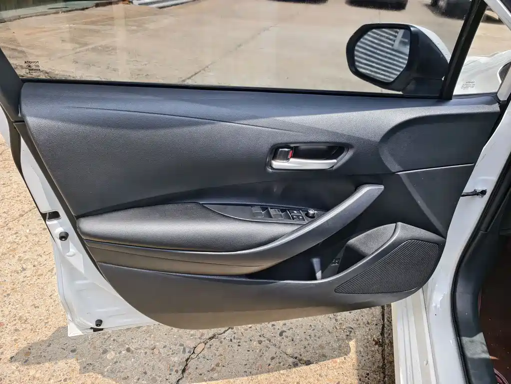Toyota Corolla 2023 — фото 17