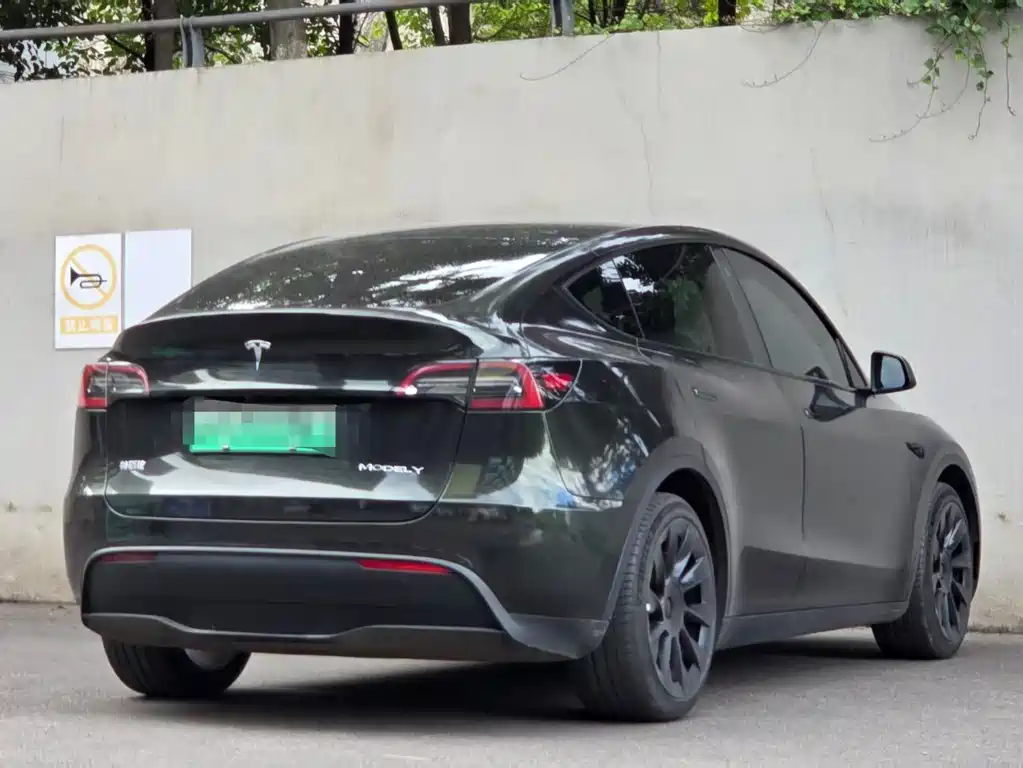 Tesla Model Y 2021 — фото 9
