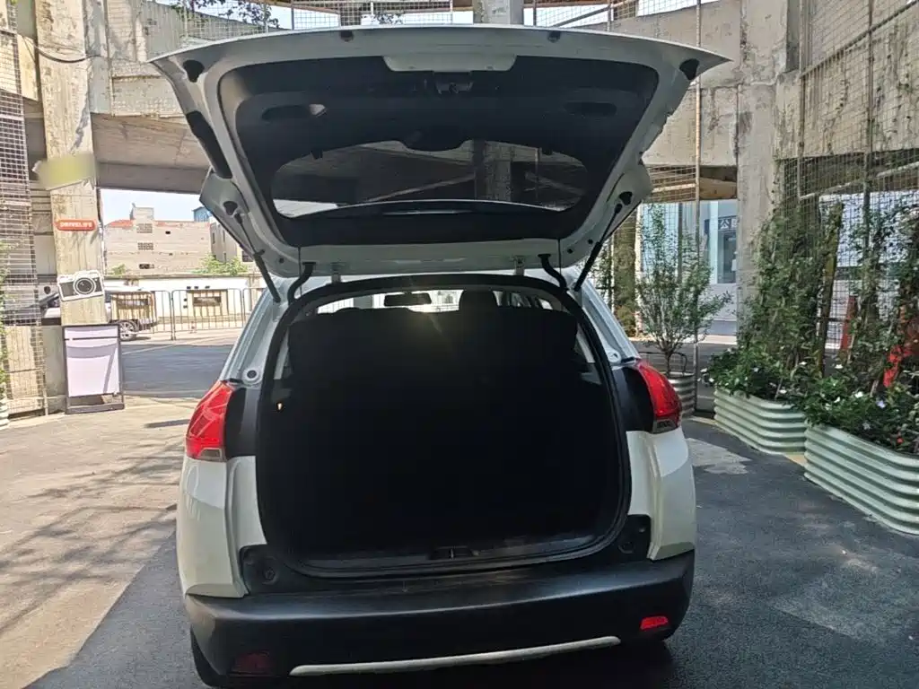 Peugeot 2008 2015 — фото 19