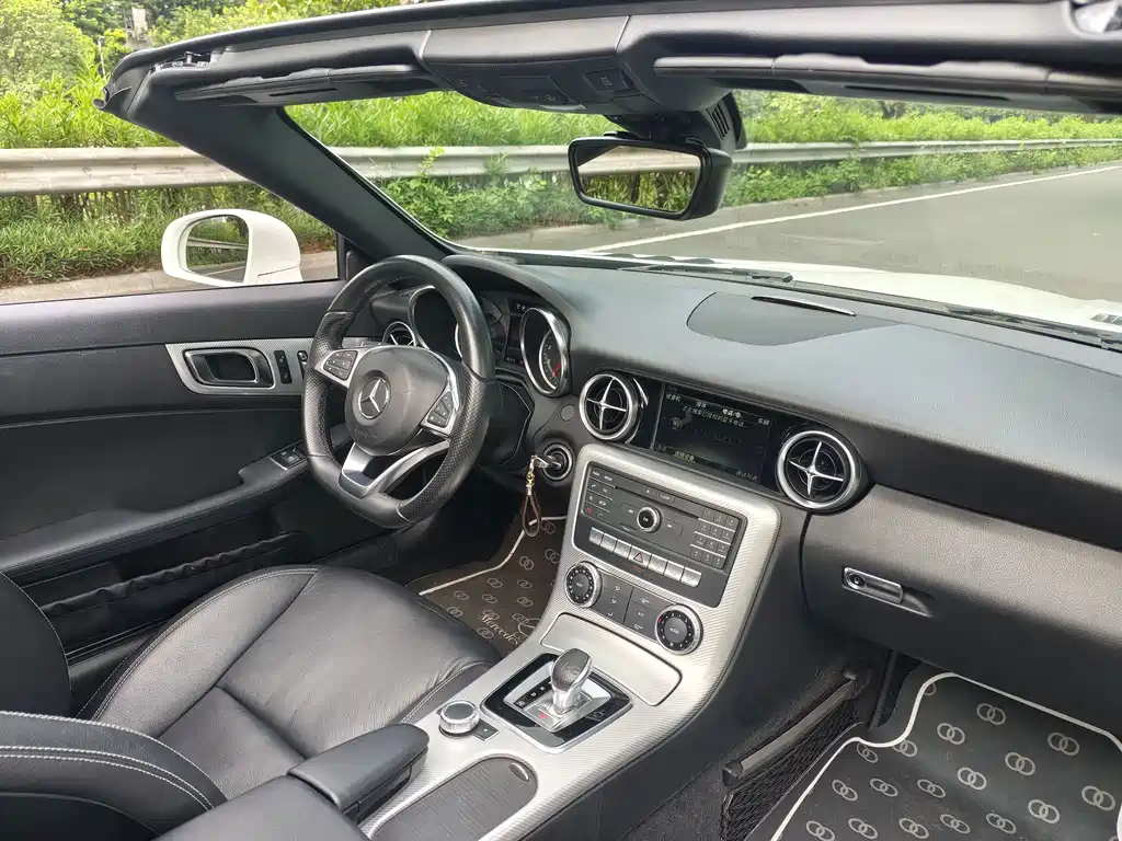 Mercedes-Benz SLC 2017 — фото 22