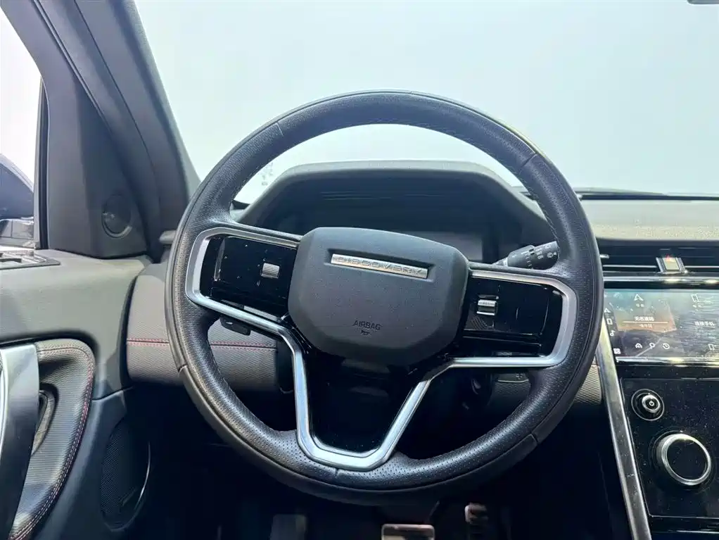 Land Rover Discovery Sport 2023 — фото 9