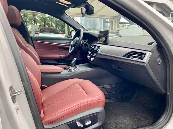 BMW 5 Series 2022