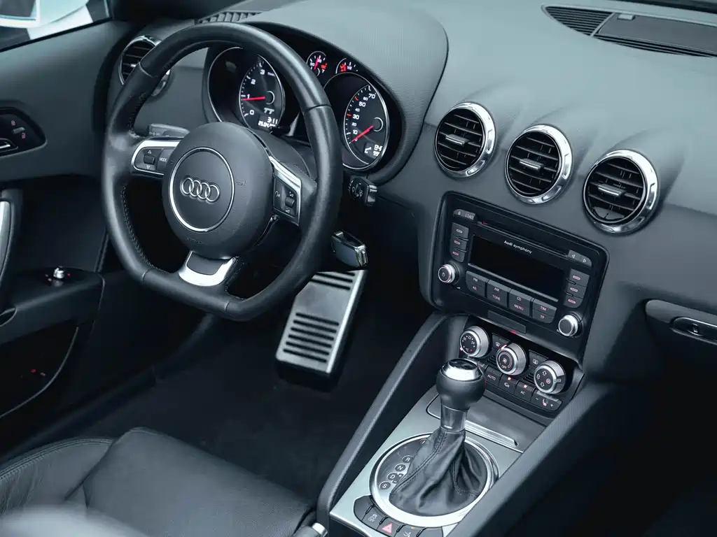Audi TT 2013 — фото 21
