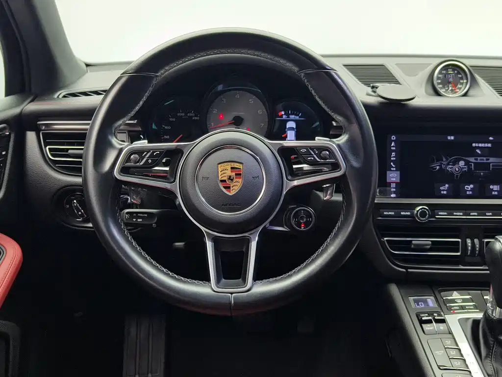 Porsche Macan 2020 — фото 11