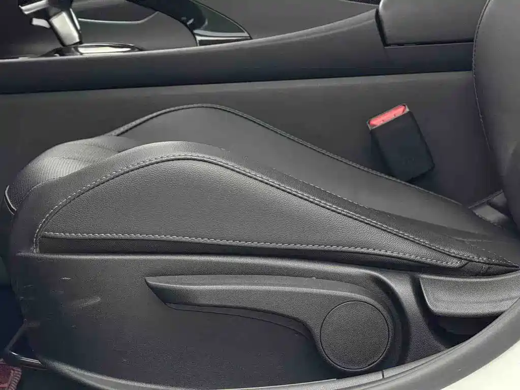 Hyundai Elantra 2022 — фото 18