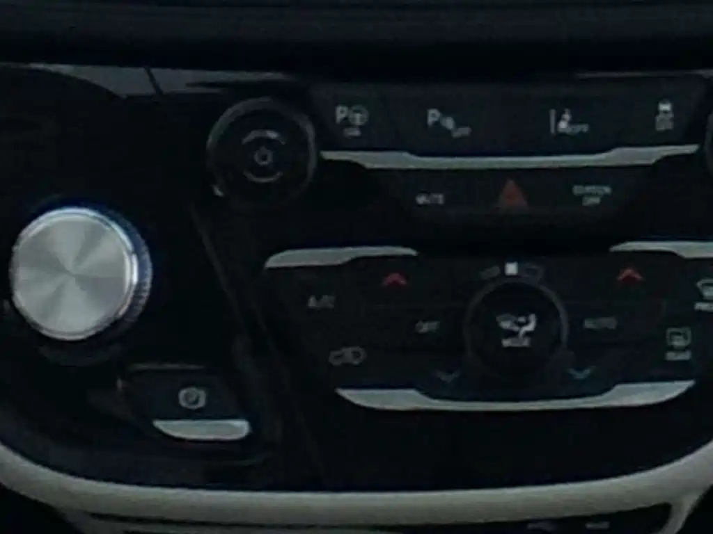 Chrysler Grand Voyager PHEV 2025 — фото 14