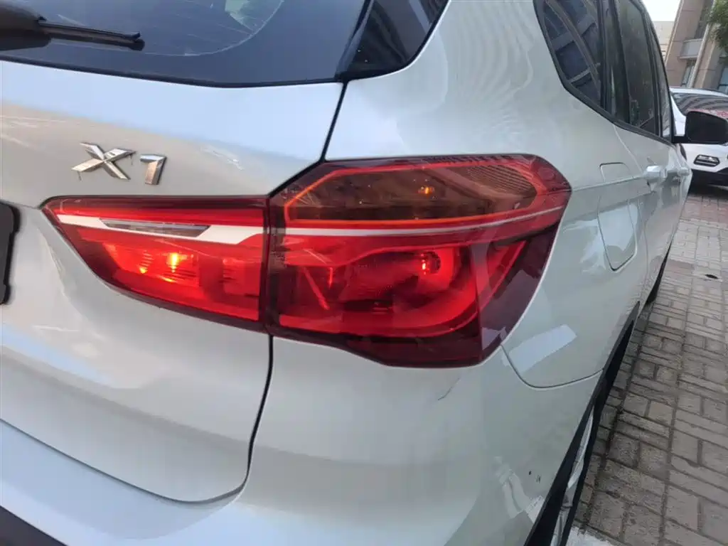 BMW X1 2017 — фото 8