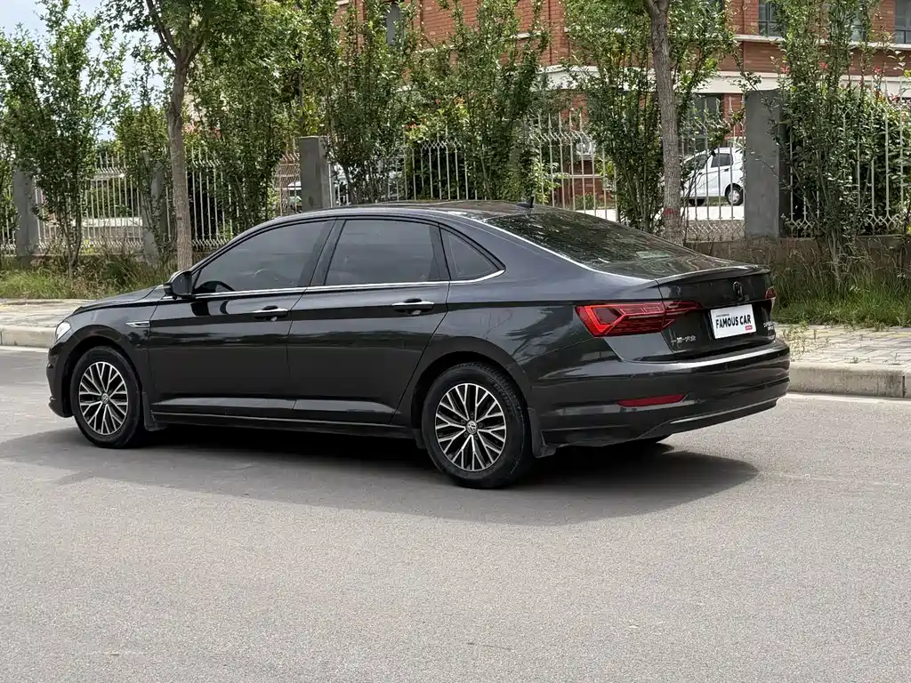 Volkswagen Sagitar 2021