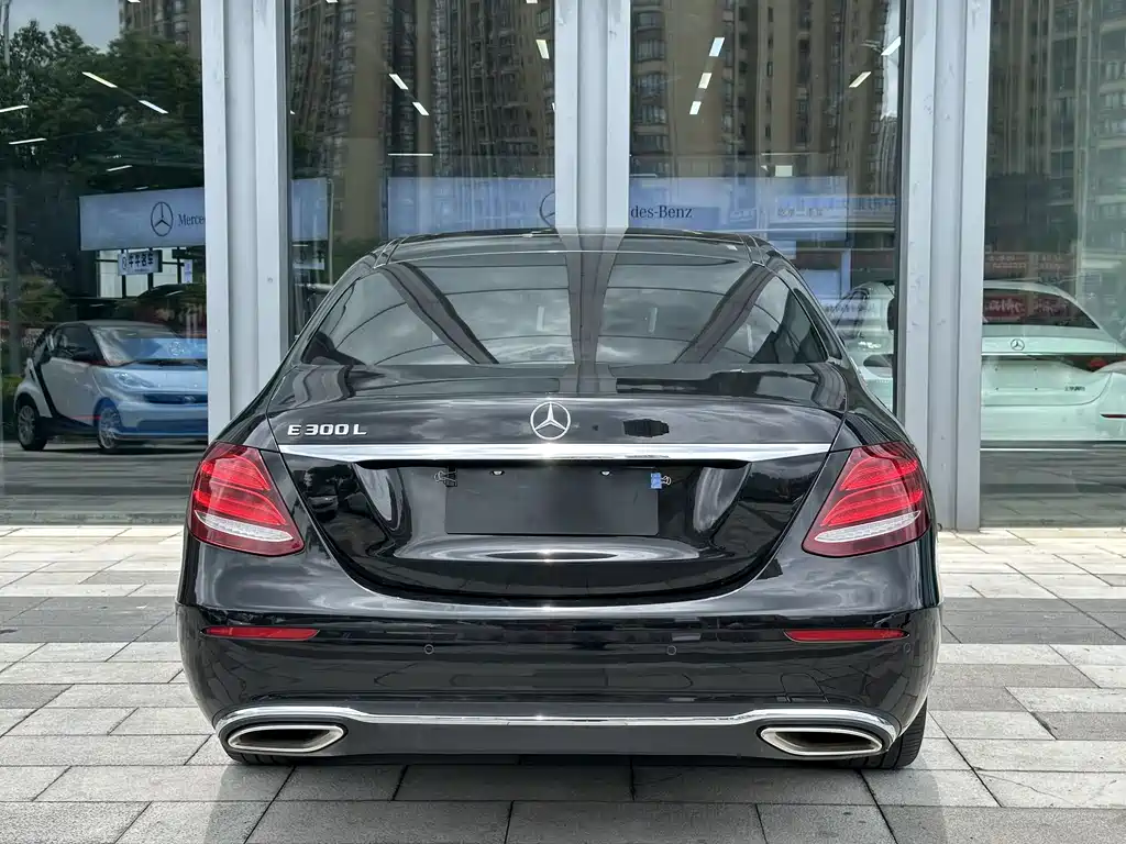Mercedes-Benz E-Class 2020 — фото 12