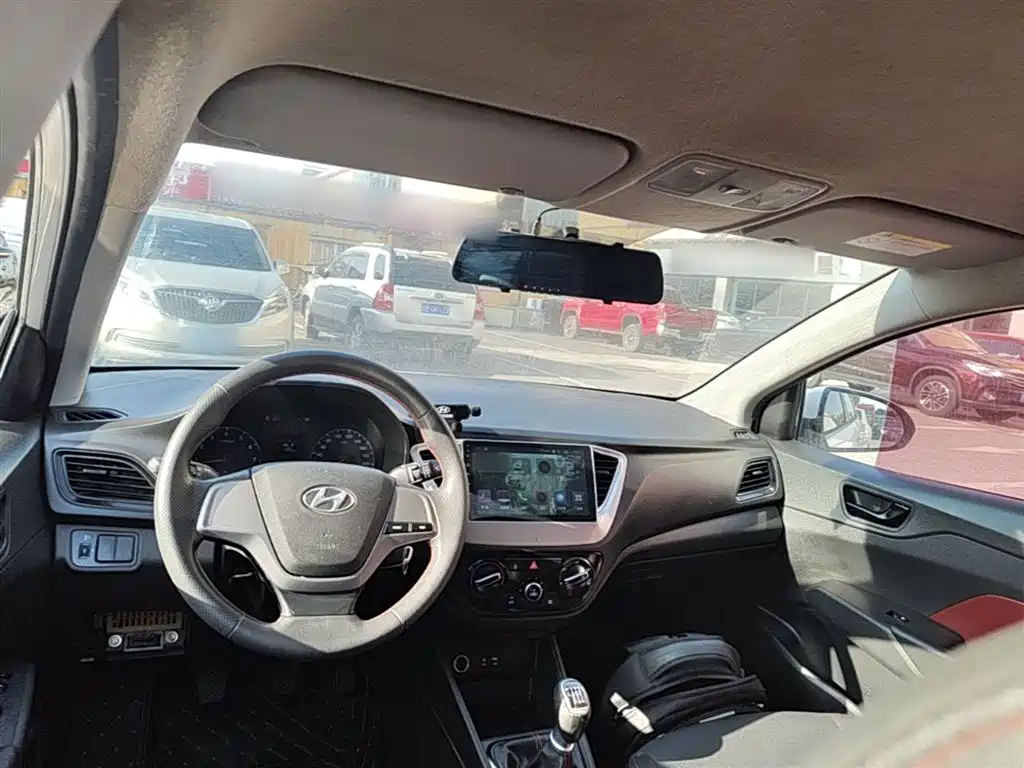 Hyundai Verna 2018 — фото 10