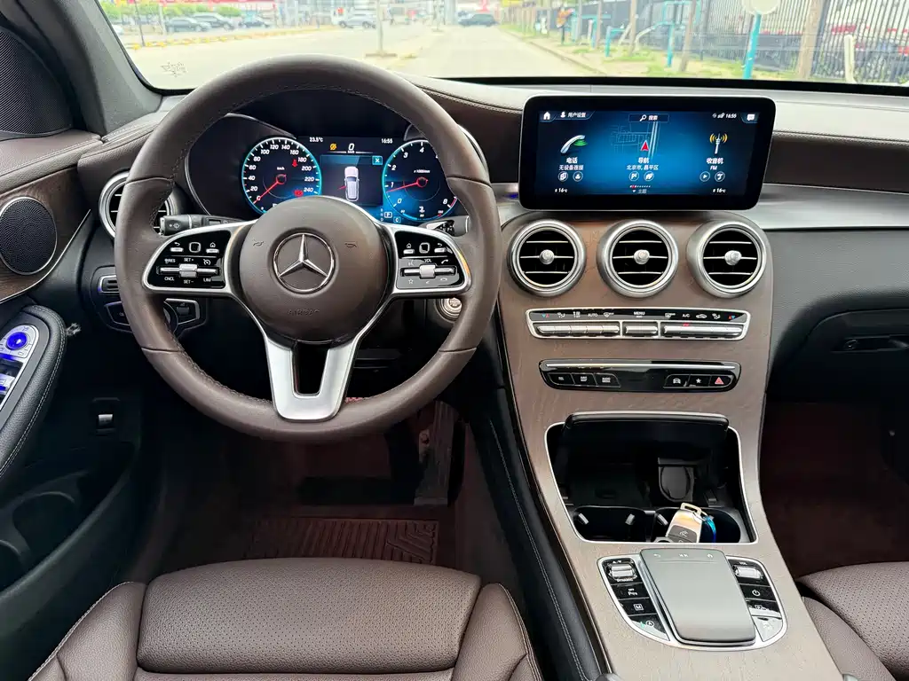 Mercedes-Benz GLC 2021 — фото 19