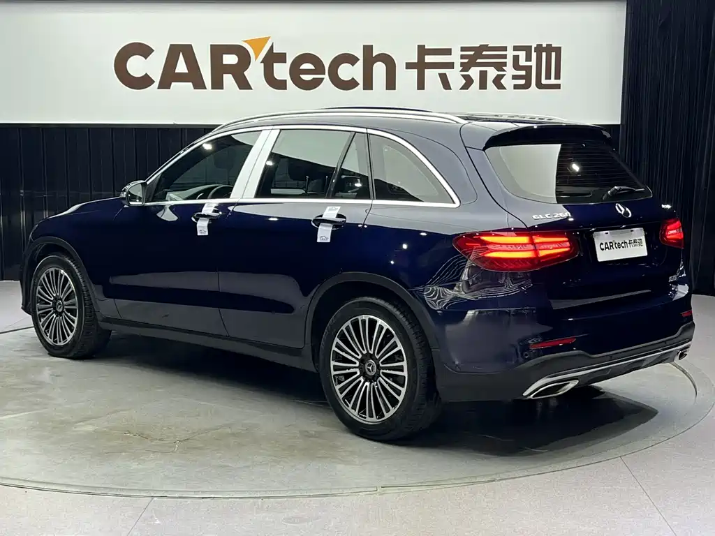 Mercedes-Benz GLC 2018 — фото 16