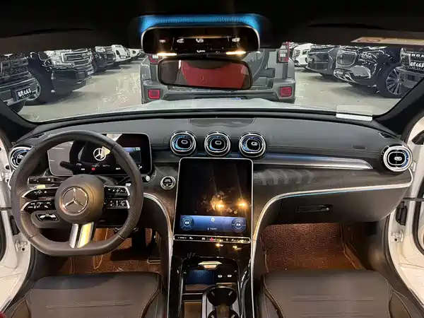 Mercedes-Benz C-Class 2025