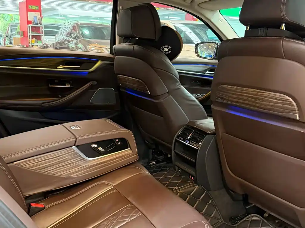 BMW 5 Series New Energy 2020 — фото 6