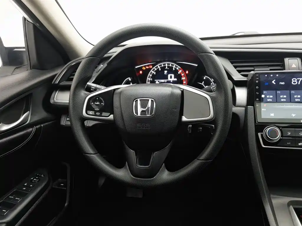 Honda Civic 2018 — фото 11