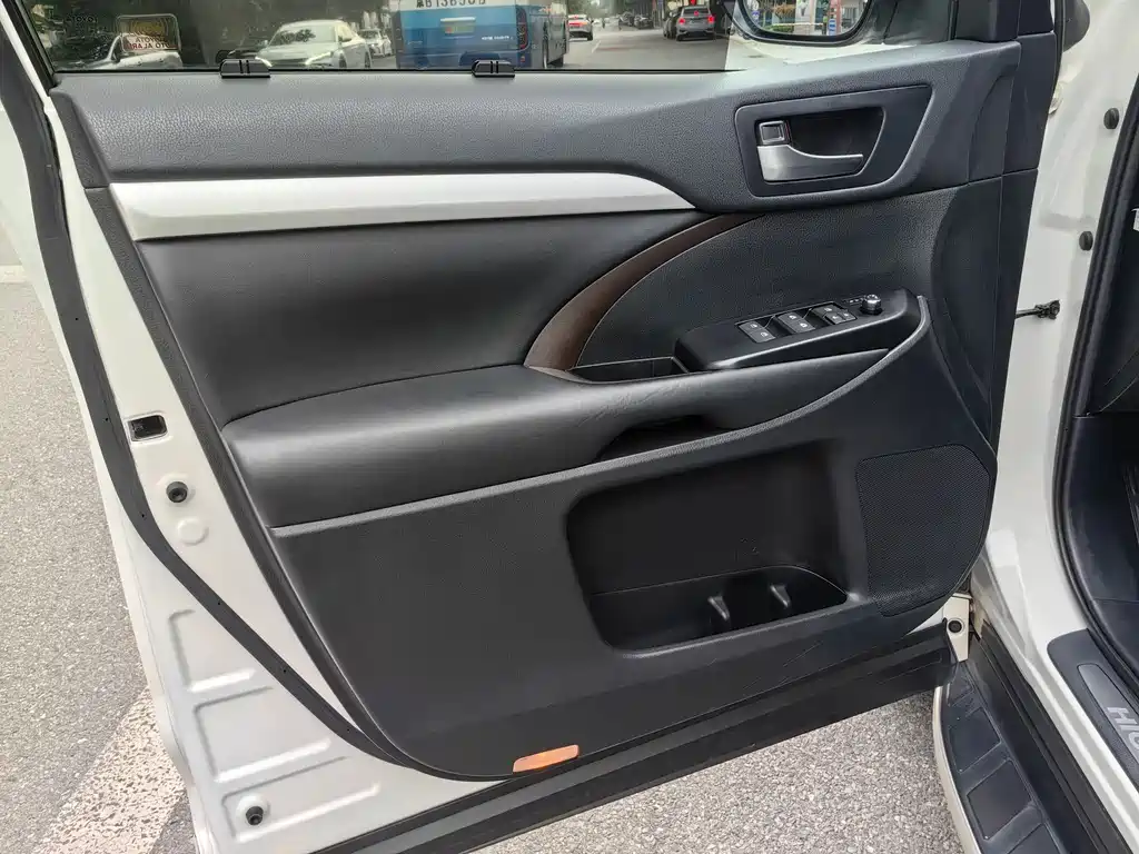 Toyota Highlander 2020 — фото 22