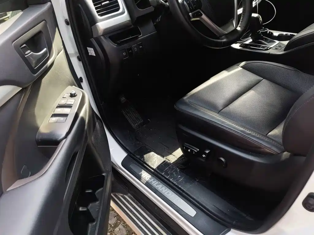 Toyota Highlander 2020 — фото 14