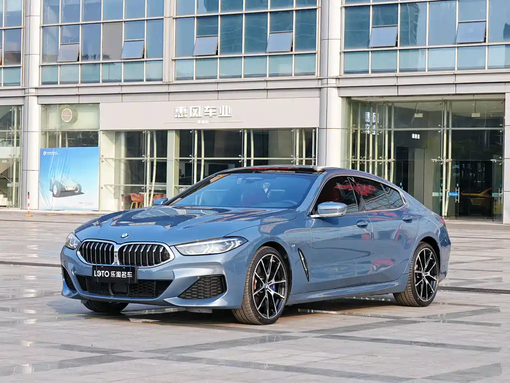 BMW 8 Series 2021 — фото 1