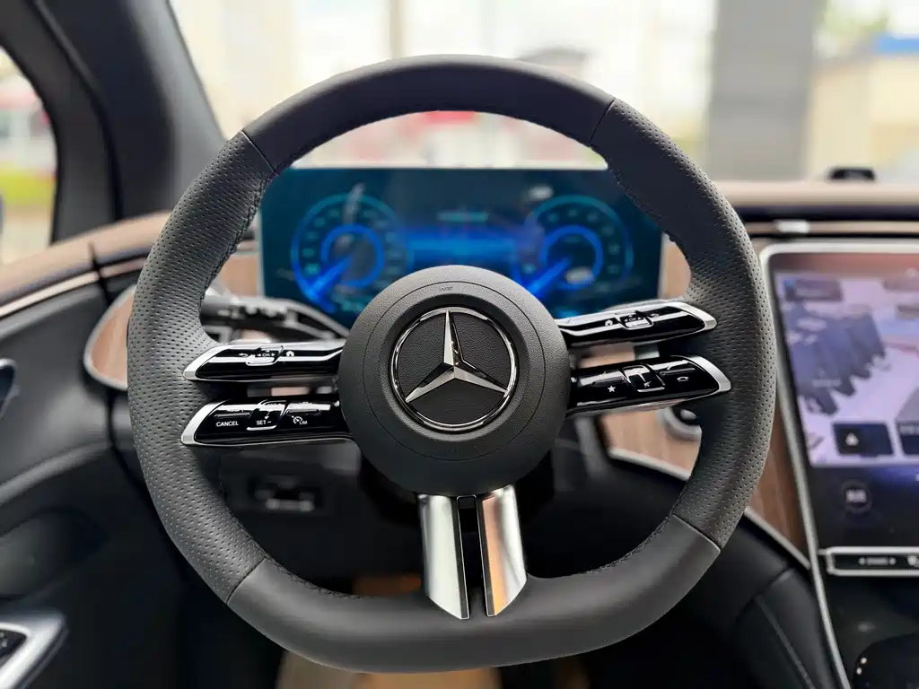 Mercedes-Benz EQE SUV 2025 — фото 24