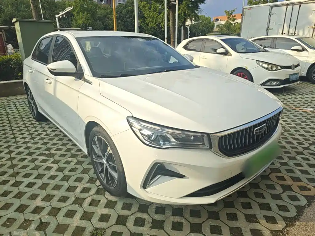 Geely Emgrand 2024