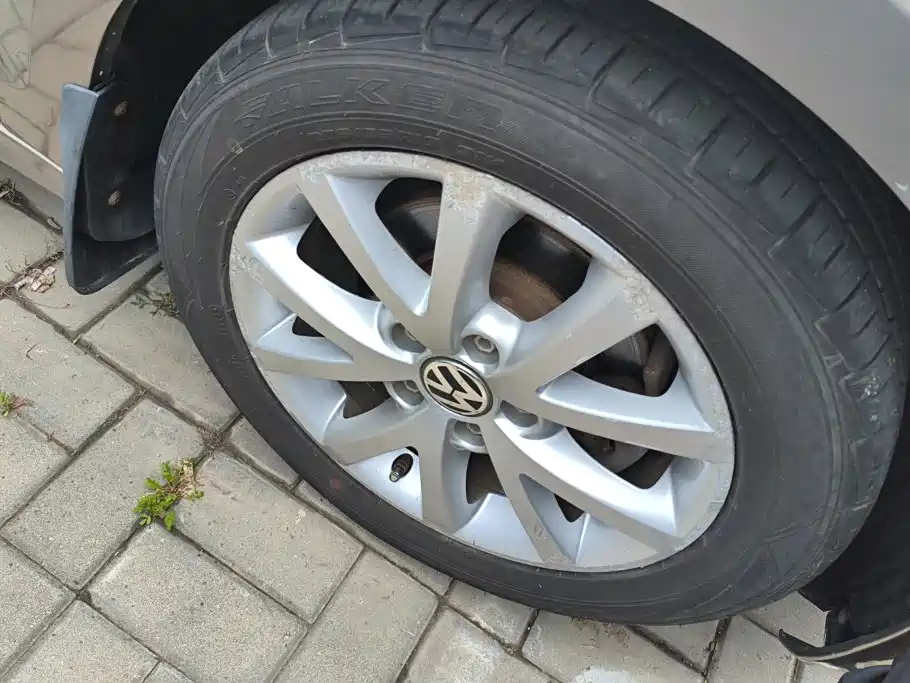 Volkswagen Sagitar 2013