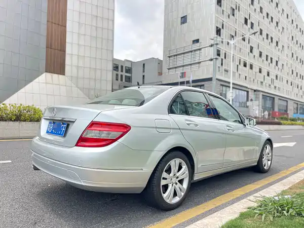 Mercedes-Benz C-Class 2010