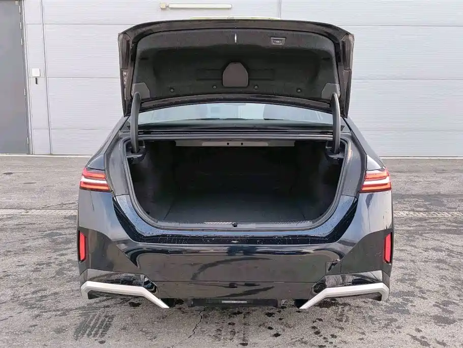 BMW i5 2025 — фото 10