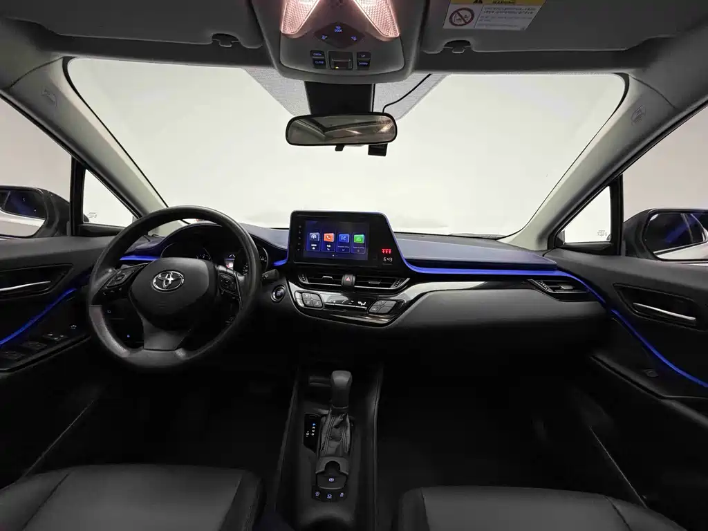 Toyota C-HR 2023 — фото 16