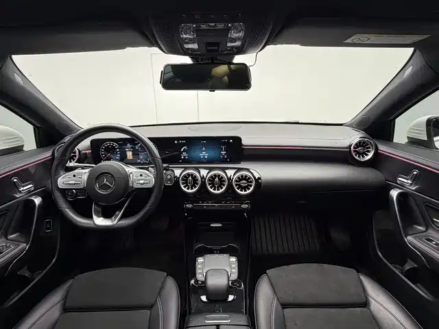 Mercedes-Benz A-Class 2022 — фото 10