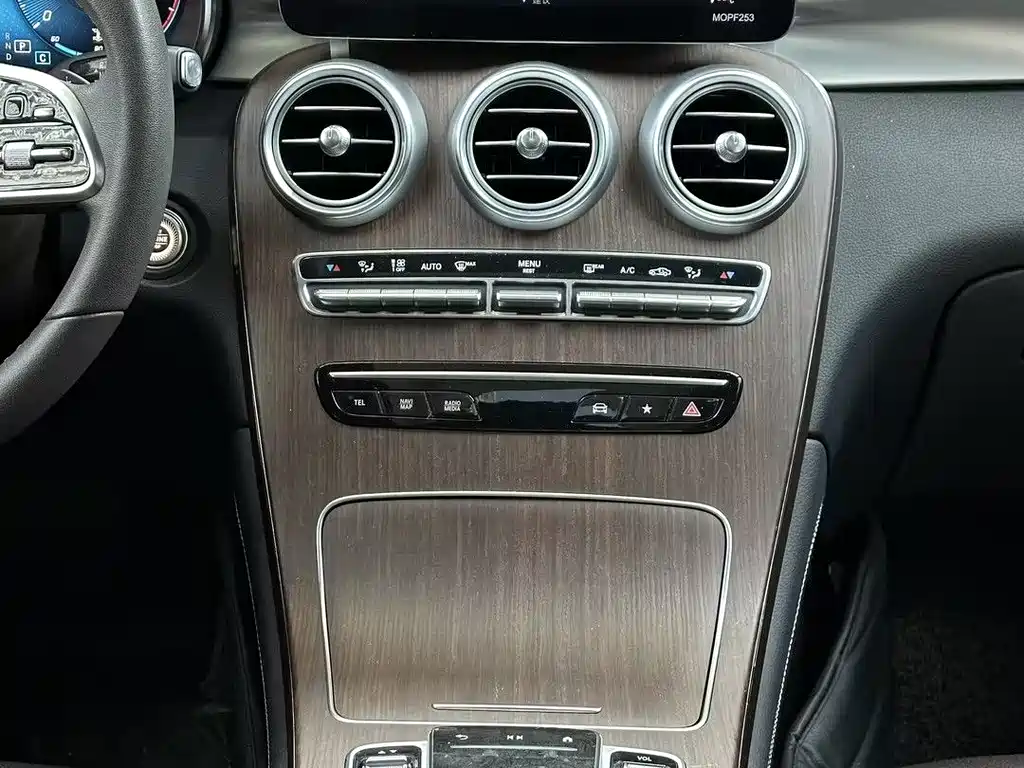 Mercedes-Benz GLC 2021 — фото 12