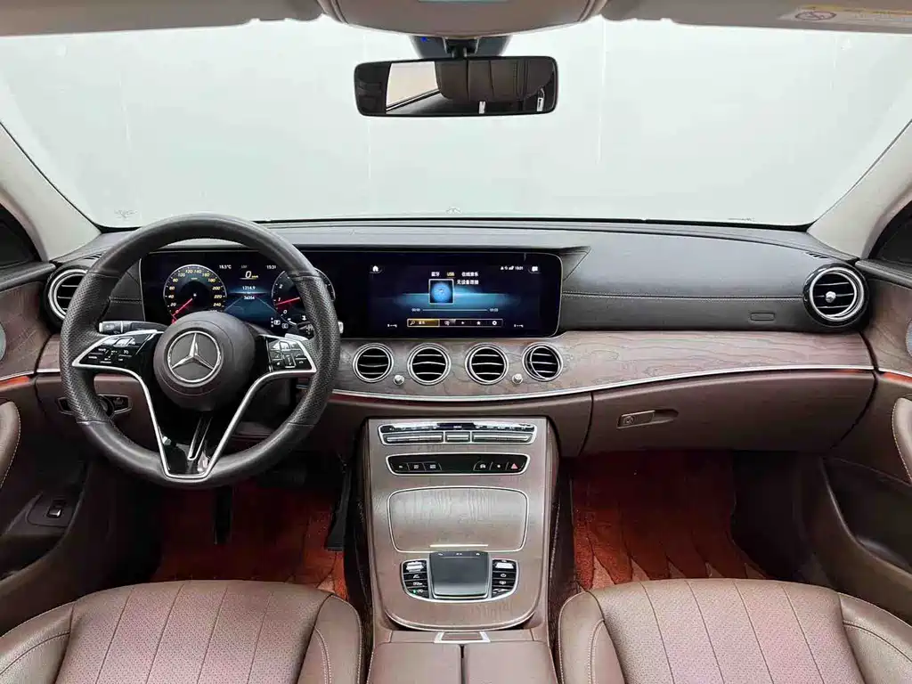 Mercedes-Benz E-Class 2022 — фото 14