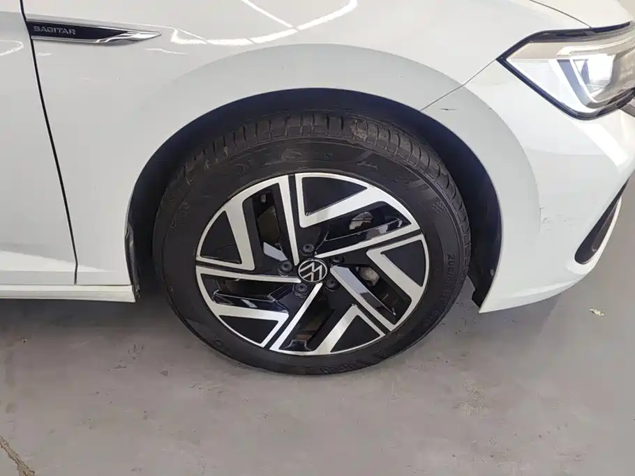 Volkswagen Sagitar 2022