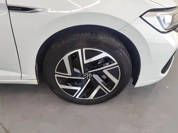 Volkswagen Sagitar 2022
