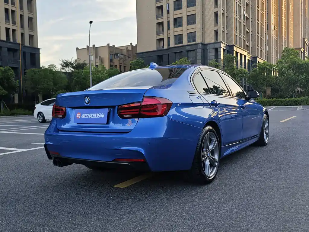 BMW 3 Series 2019 — фото 15